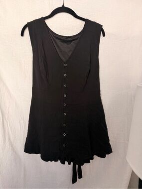 torrid Black V-Neck Button-Front Sleeveless Tank